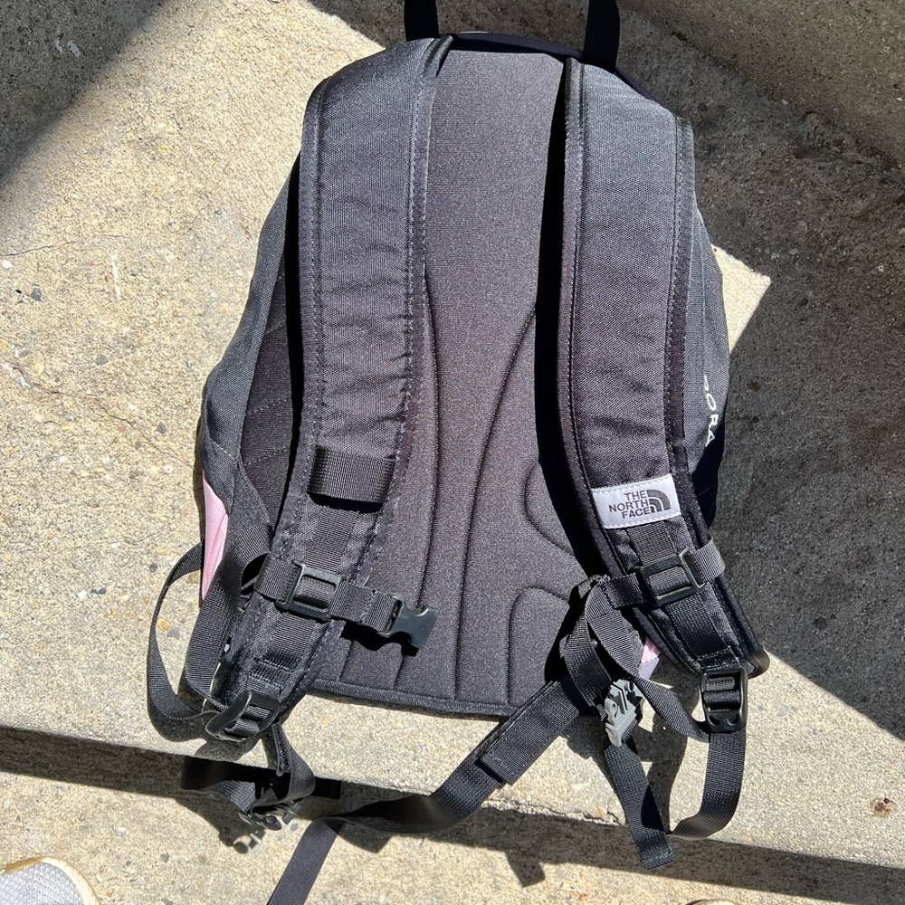North face pink/ grey/ black backpack - Picture 3 of 3